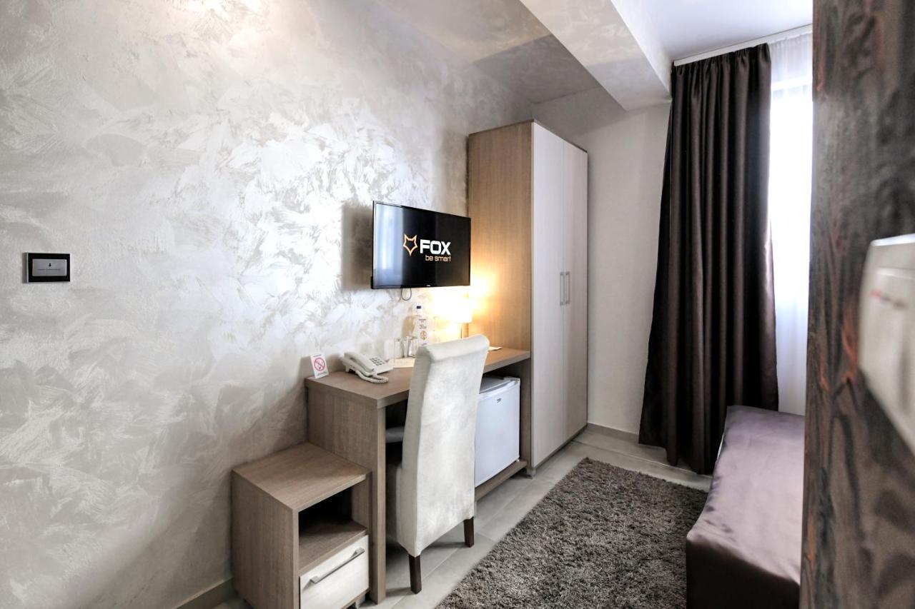 Garnet Hotel & Event Centar Ruma Exteriör bild